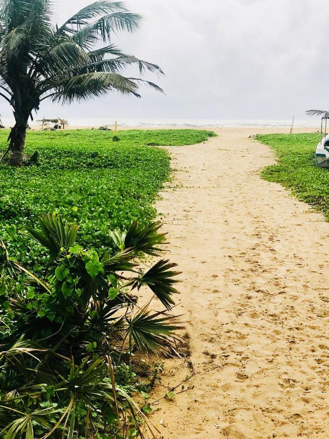 Sea Beach Resort Негомбо Екстериор снимка