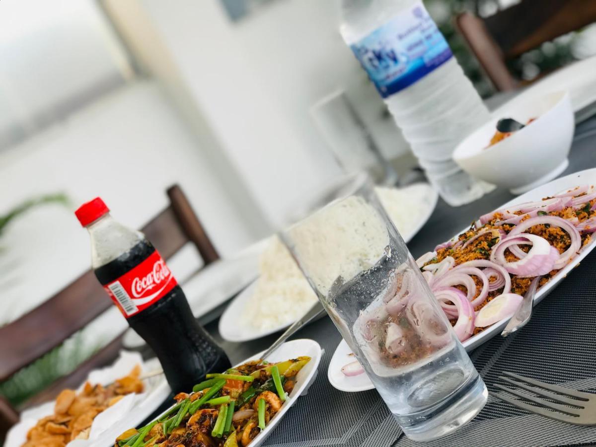 Sea Beach Resort Негомбо Екстериор снимка