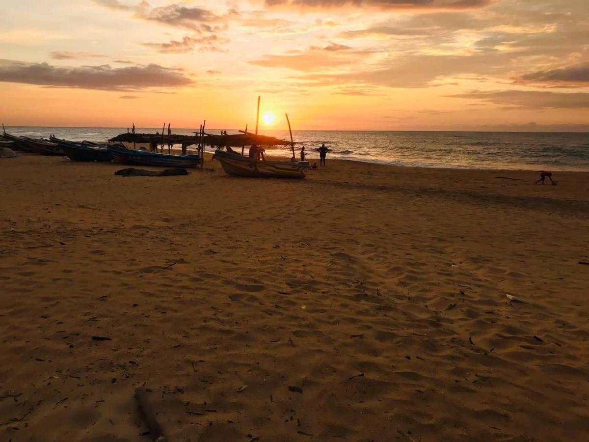 Sea Beach Resort Негомбо Екстериор снимка
