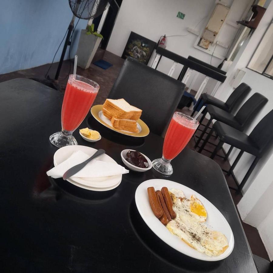 Sea Beach Resort Негомбо Екстериор снимка